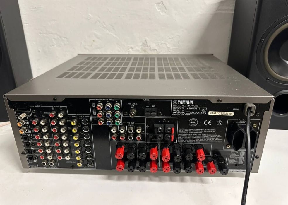 + 7.1 Amplituner Yamaha rx v 750, 7*130 Watt.