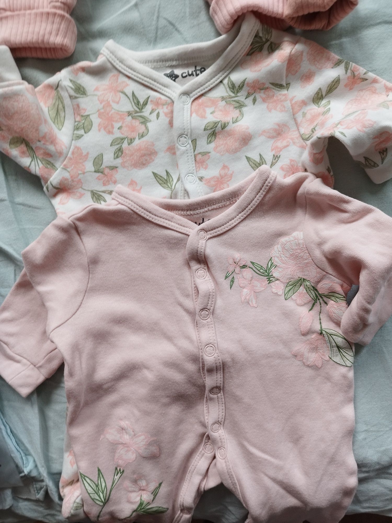 Ubranka dla niemowlaka dziewczynka