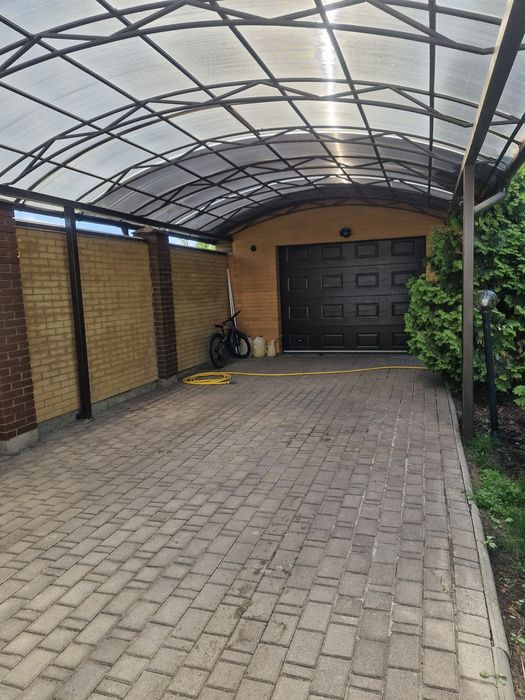 Двоповерховий дуплекс с сучасним капітальним ремонтом