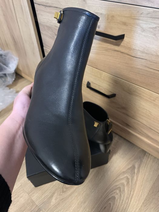 Нові черевички-ботильйони(37) натуральна шкіра