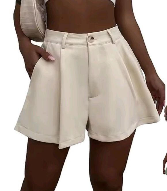 Шортики з плісеровкою нові