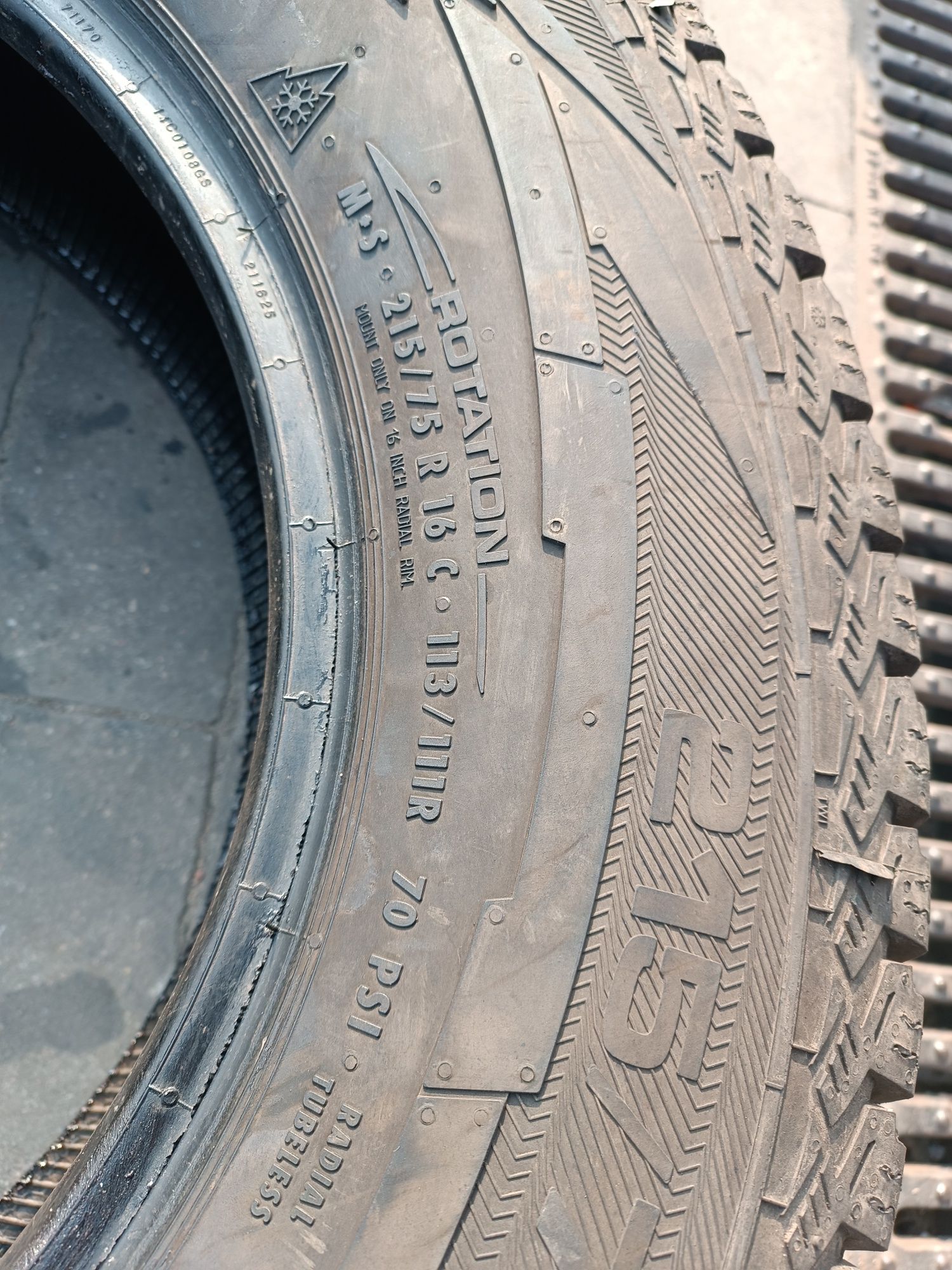 215/75R16C Uniroyal Snow Max 2 opona pojedynka