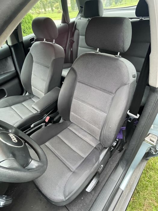 Fotele komplet Audi A3 8l 5d z funkcją grzania