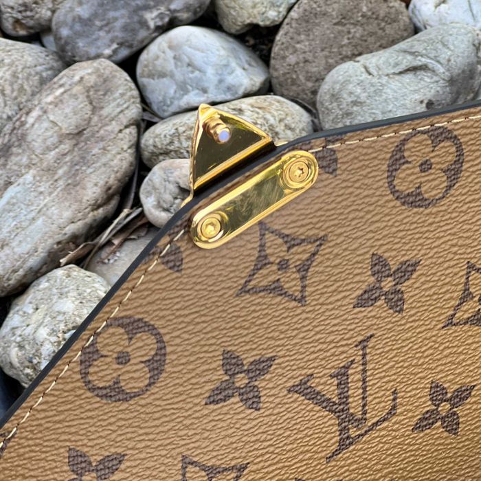 Женская сумка Louis Vuitton Pochette Métis Monogram Reverse