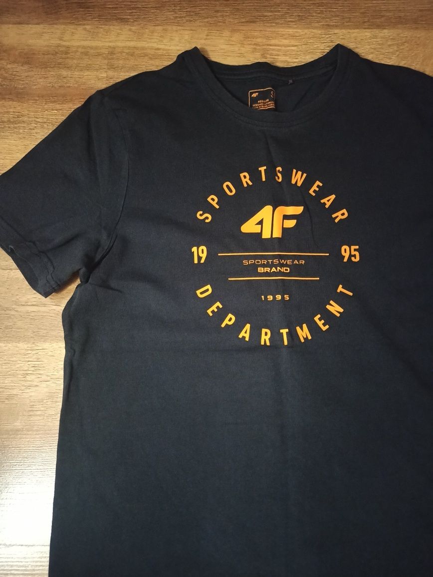 T-Shirt 2 szt. firmy 4F w rozm. S 164-170 krótki rękaw