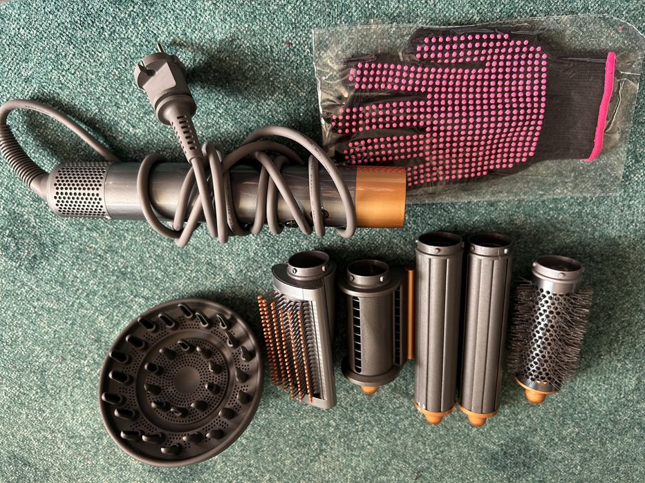 Стайлер з повним комплектом насадок