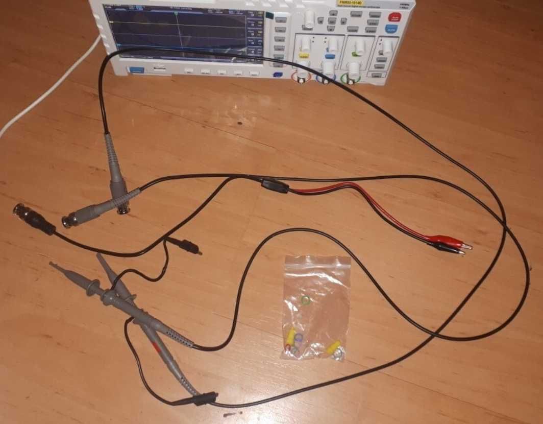 oscyloskop cyfrowy 2ch 100MHz 1GSa/s generator 10MHz ekran 7"