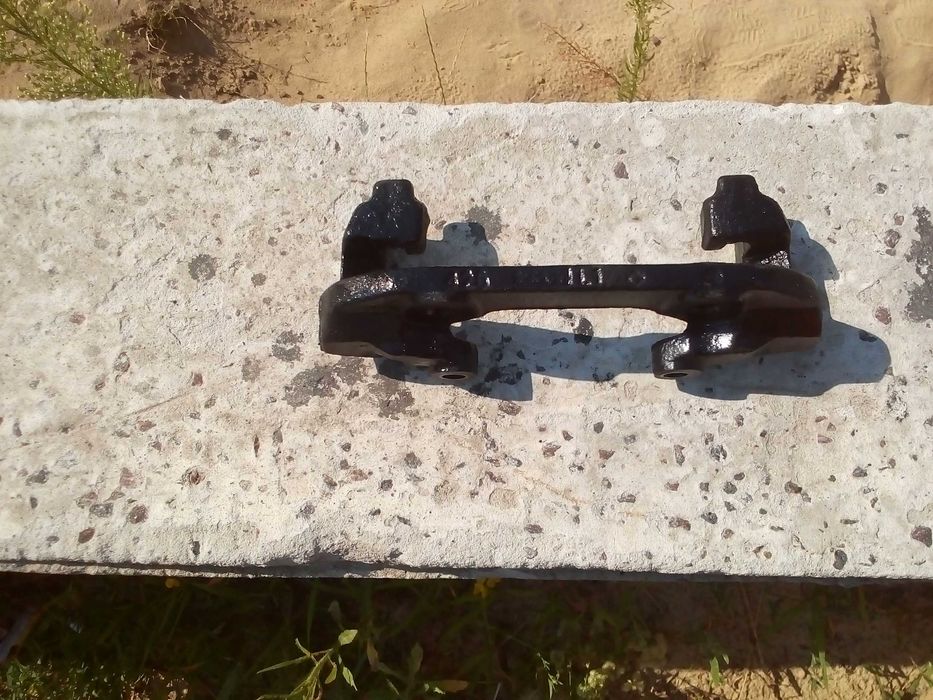 Скоба переднього супорта Кур’єр Фієста 707 708 вентильований диск