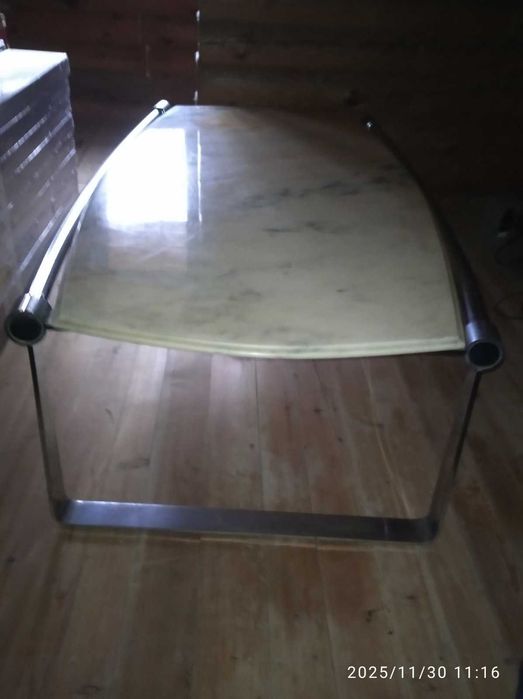 Мраморний журнальний столик