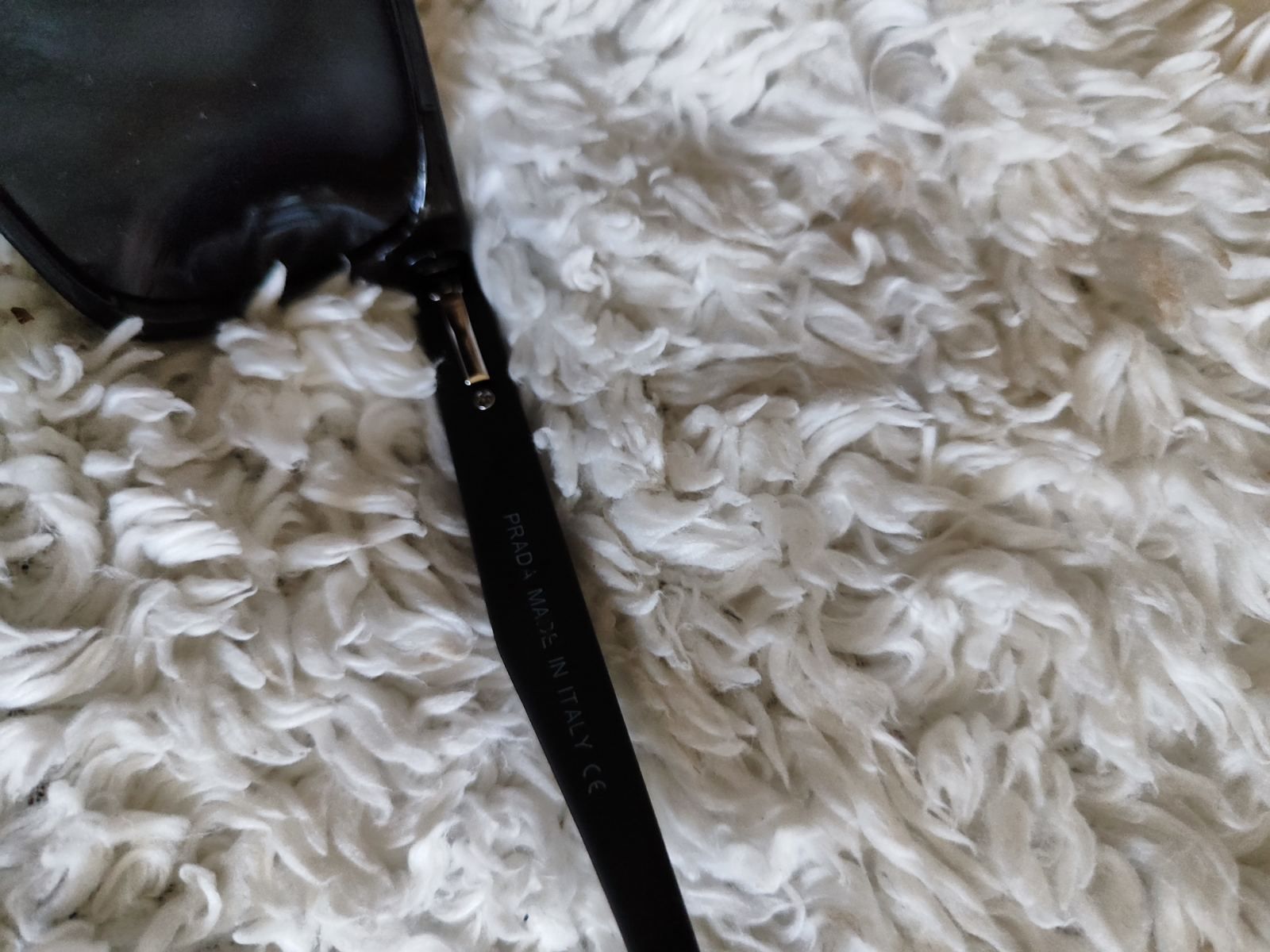 Prada окуляри Італія