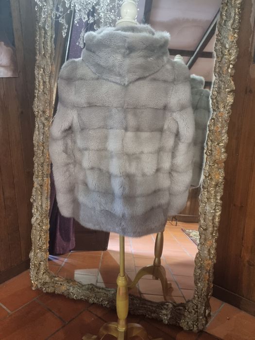 Blusão de vison com capuz