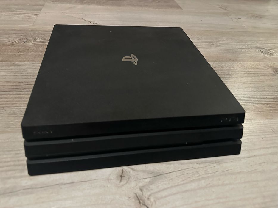 Ps4 pro 1tb w bardzo dobrum stanie