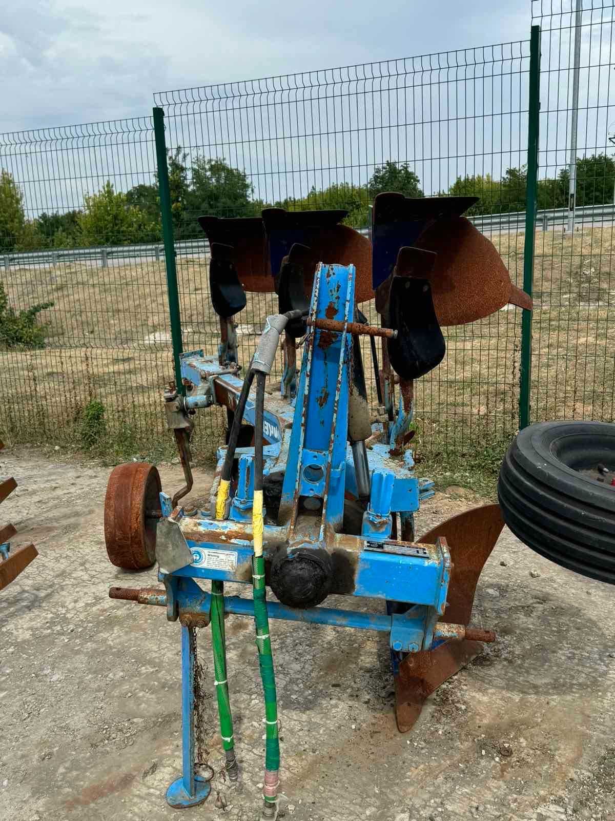 Плуг Lemken Opal 110  3-корпусний