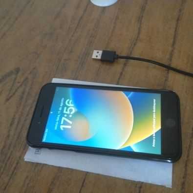 Vendo iPhone 8 Plus de 64gb Preto