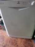 Посудомийна машина indesit