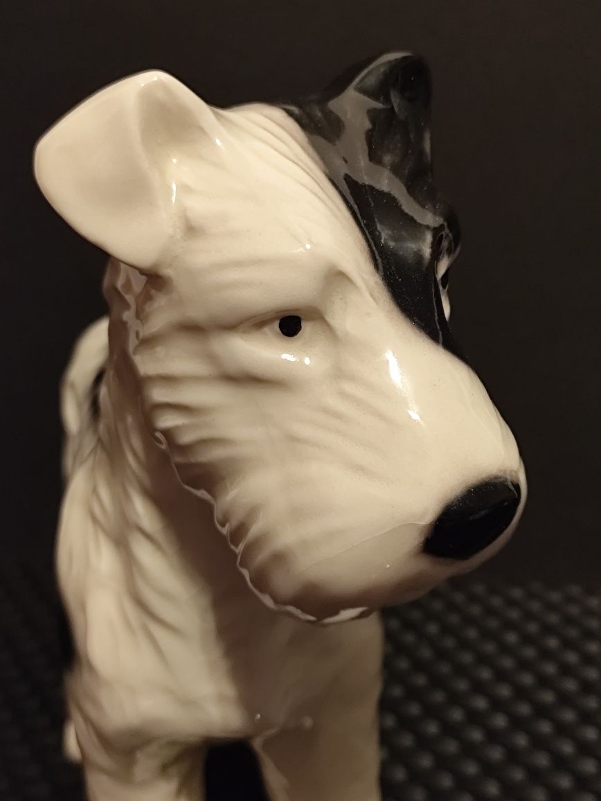 Porcelana Figurka Psa Foksterier Schaubachkunst H 23 cm