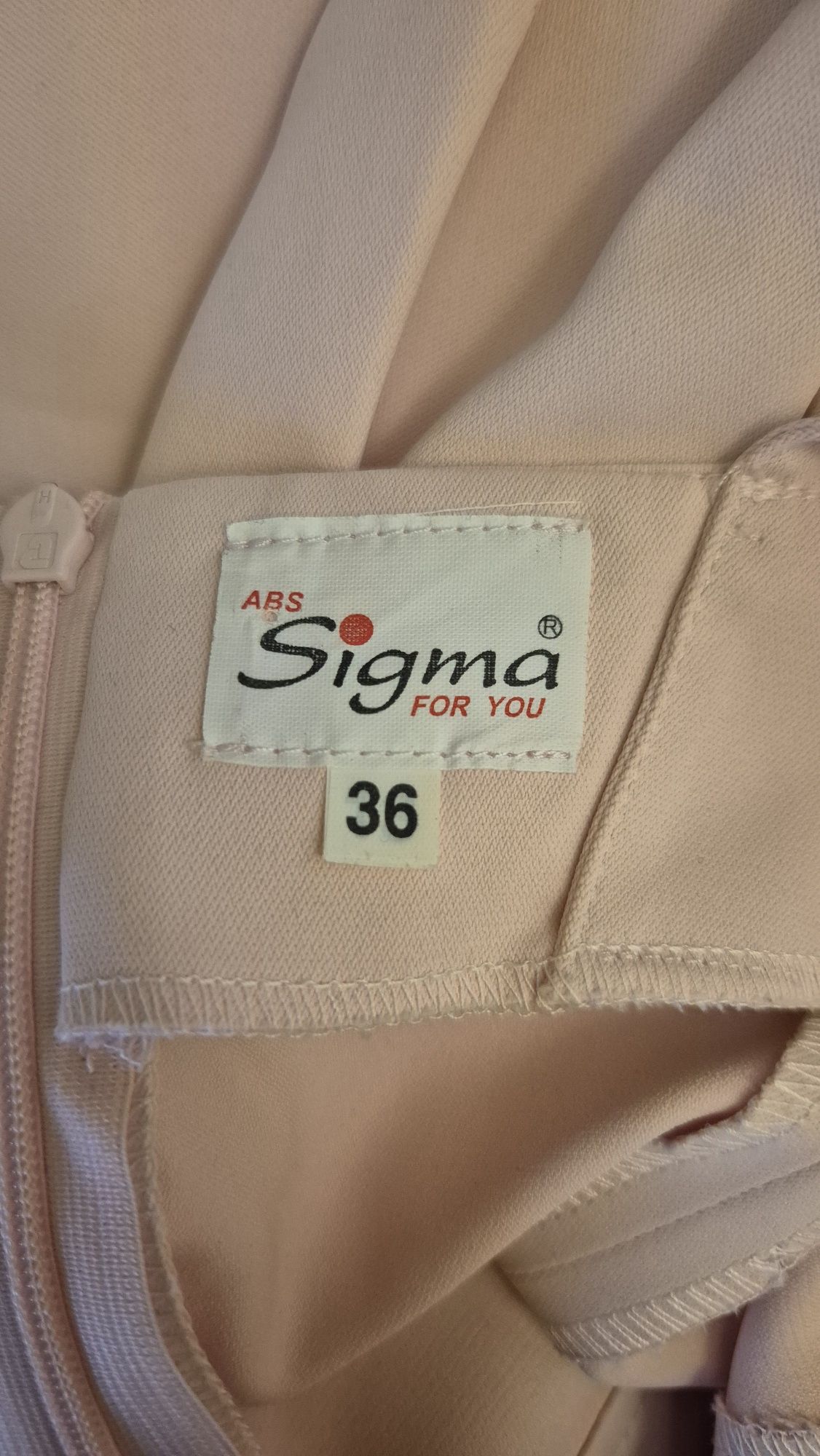 Elegancki kombinezon pudrowy róż 36 ABS Sigma