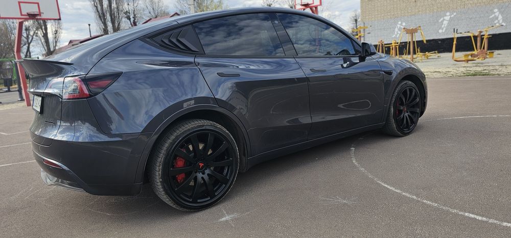 Продам в ідеалі-Tesla Y LRDM 2021/ 80.2kWt