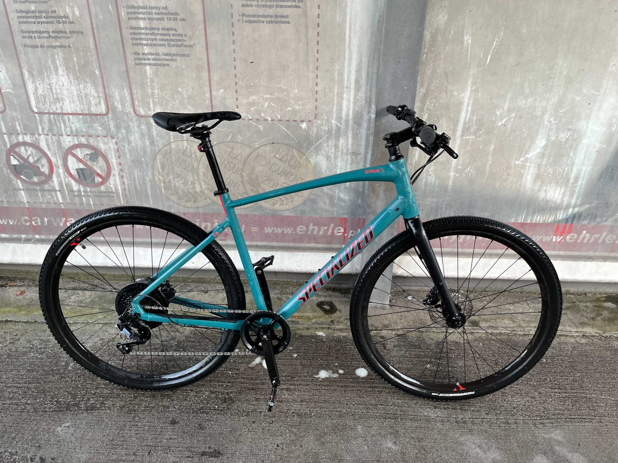 NAGRODA Specialized Sirrus X 2.0 Dusty Turquoise 2021 rama L koła 28"