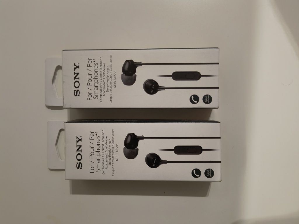 Навушники Sony MDR-EX15AP-B Black
Навушники і гарнітури Sony у містах