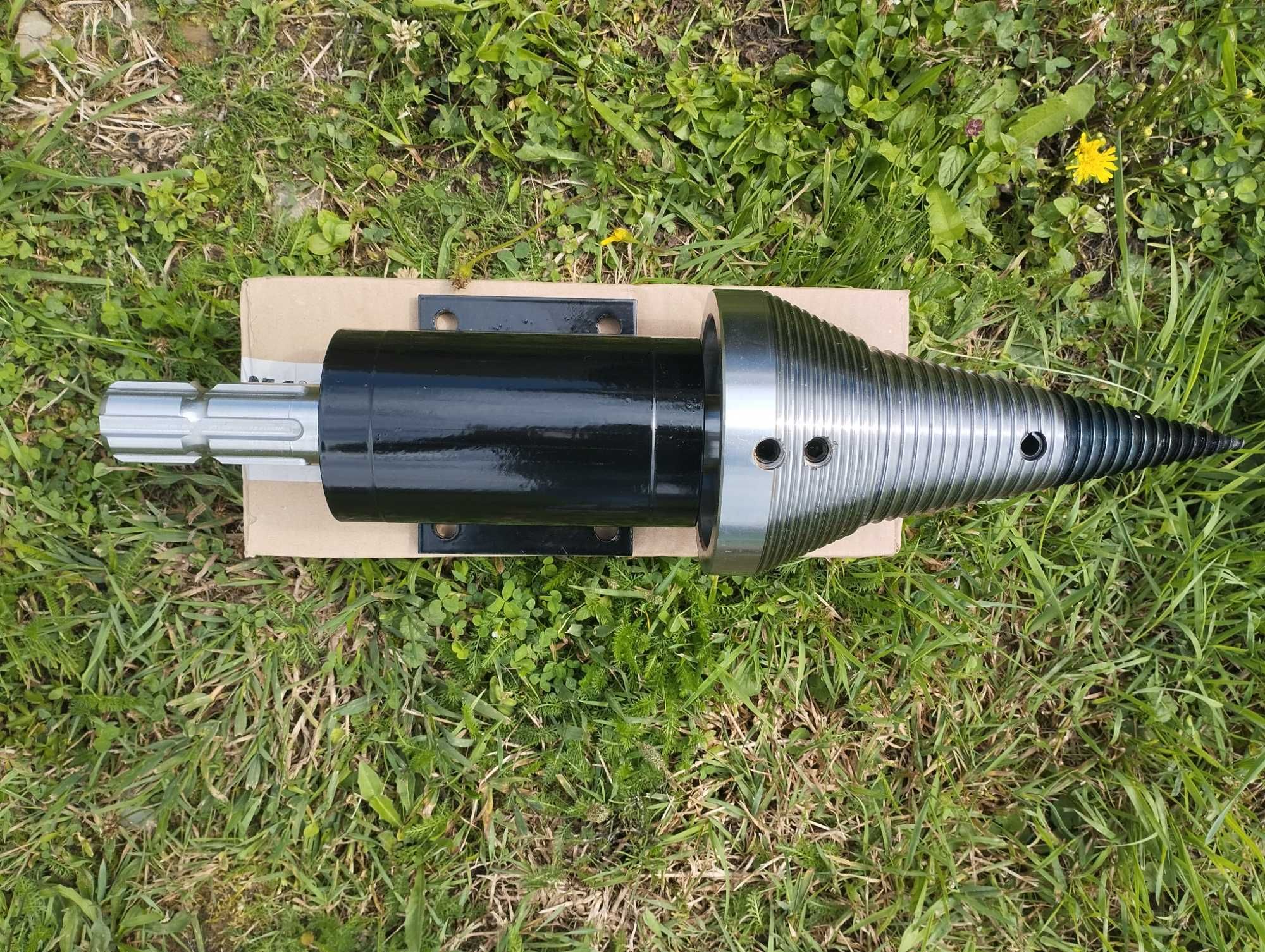 Łuparka świdrowa WOM do ciągnika / świder do drewna 125mm
