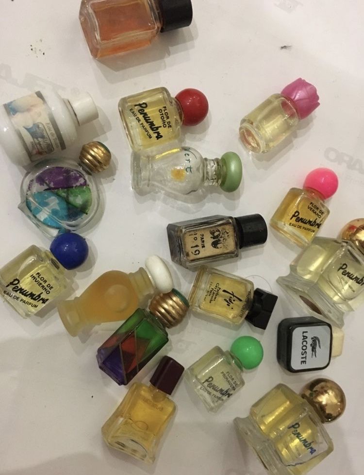 Coleção perfumes miniatura anos 70 / 80 e 90 - raros raridade