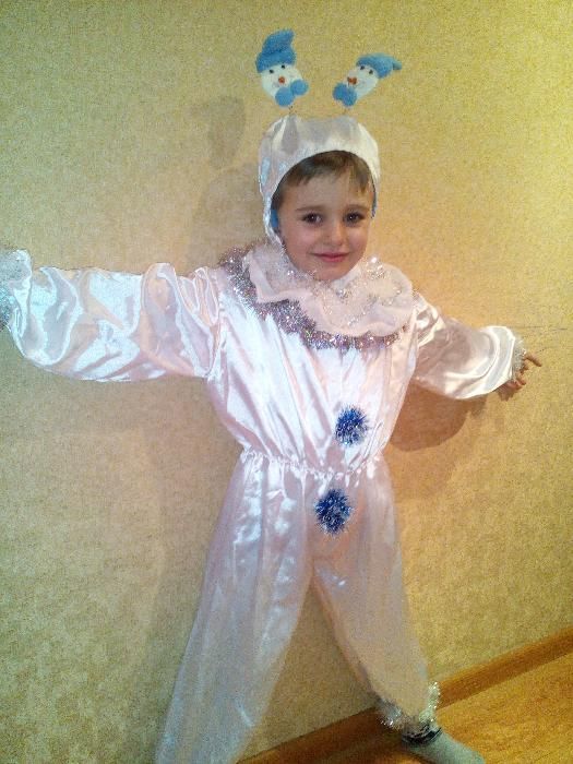 Здам в прокат  або продам костюми