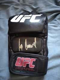 Sprzedam rękawice UFC z autografem Darko Stosic