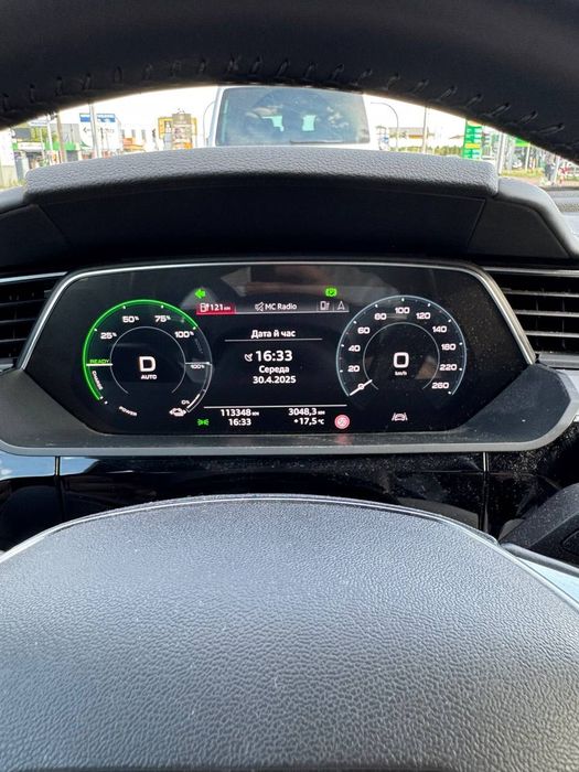 Авто Audi E-tron 55