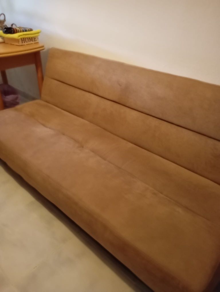 Sofá castanho com 180 cm