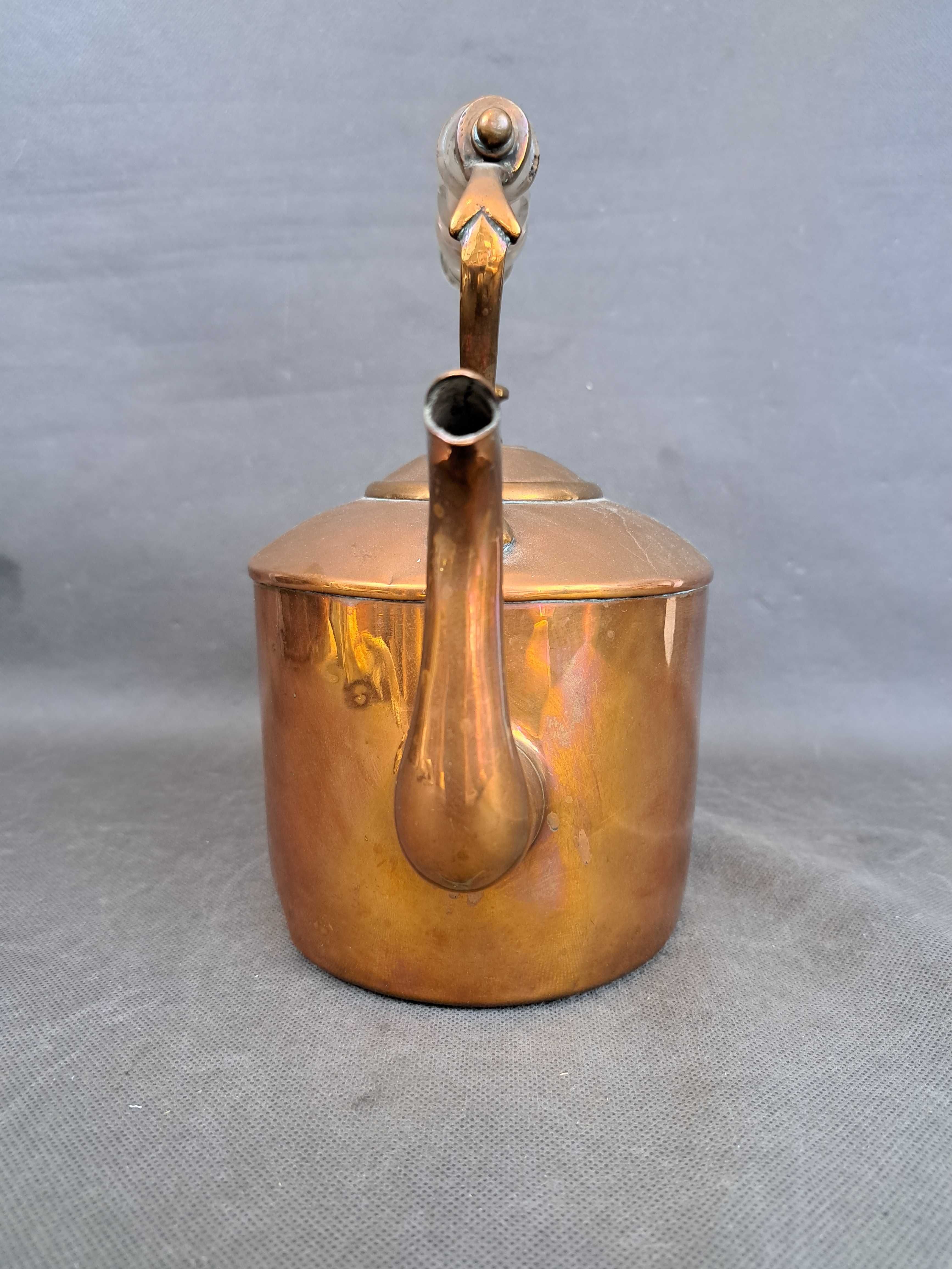 Stary czajnik miedziany, imbryk,  Sygnowany poj. 2,2 l