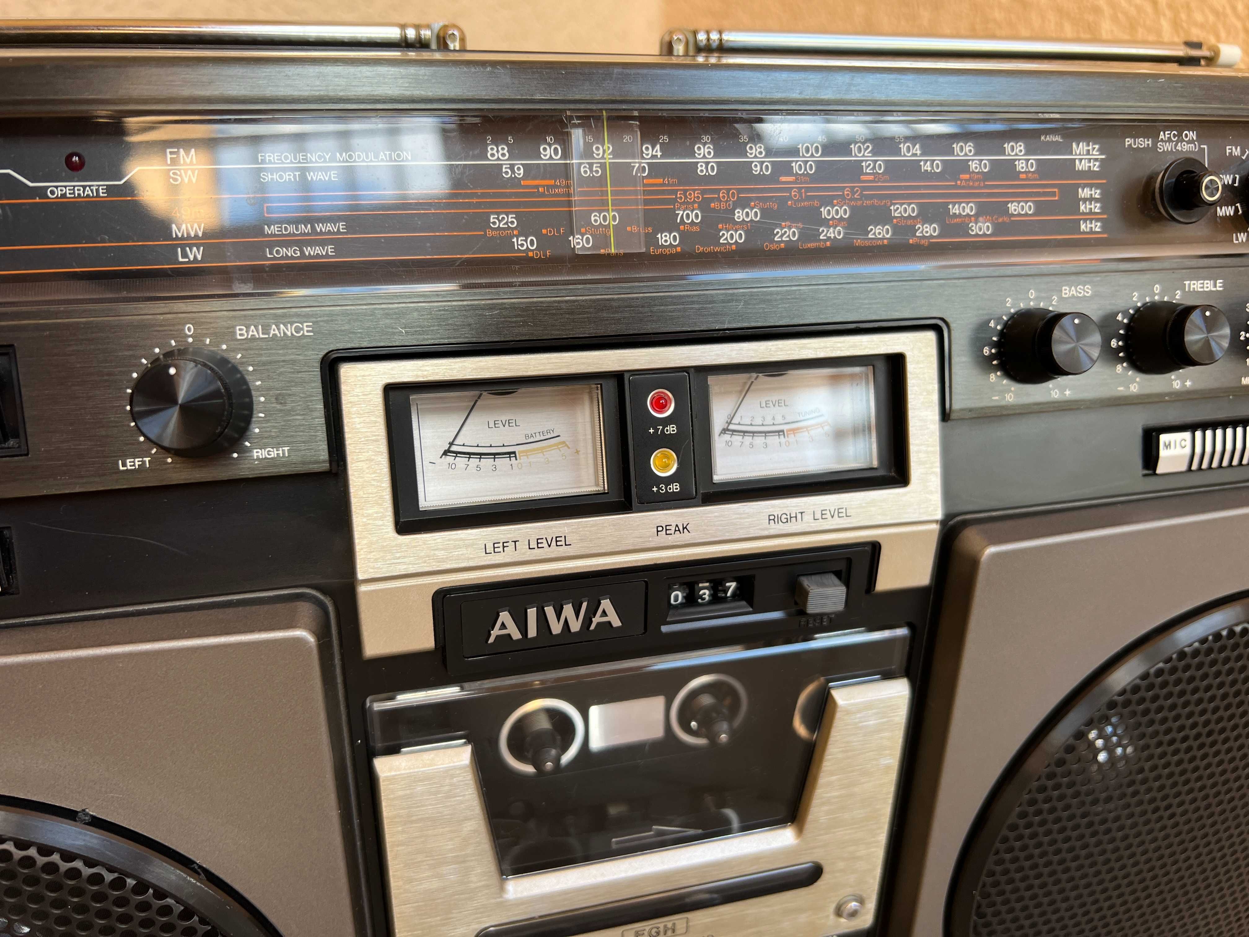 Вінтажна магнітола AIWA TPR-950