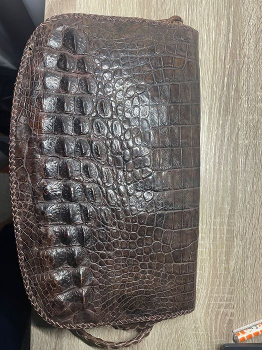 Клатч із шкіри крокодила