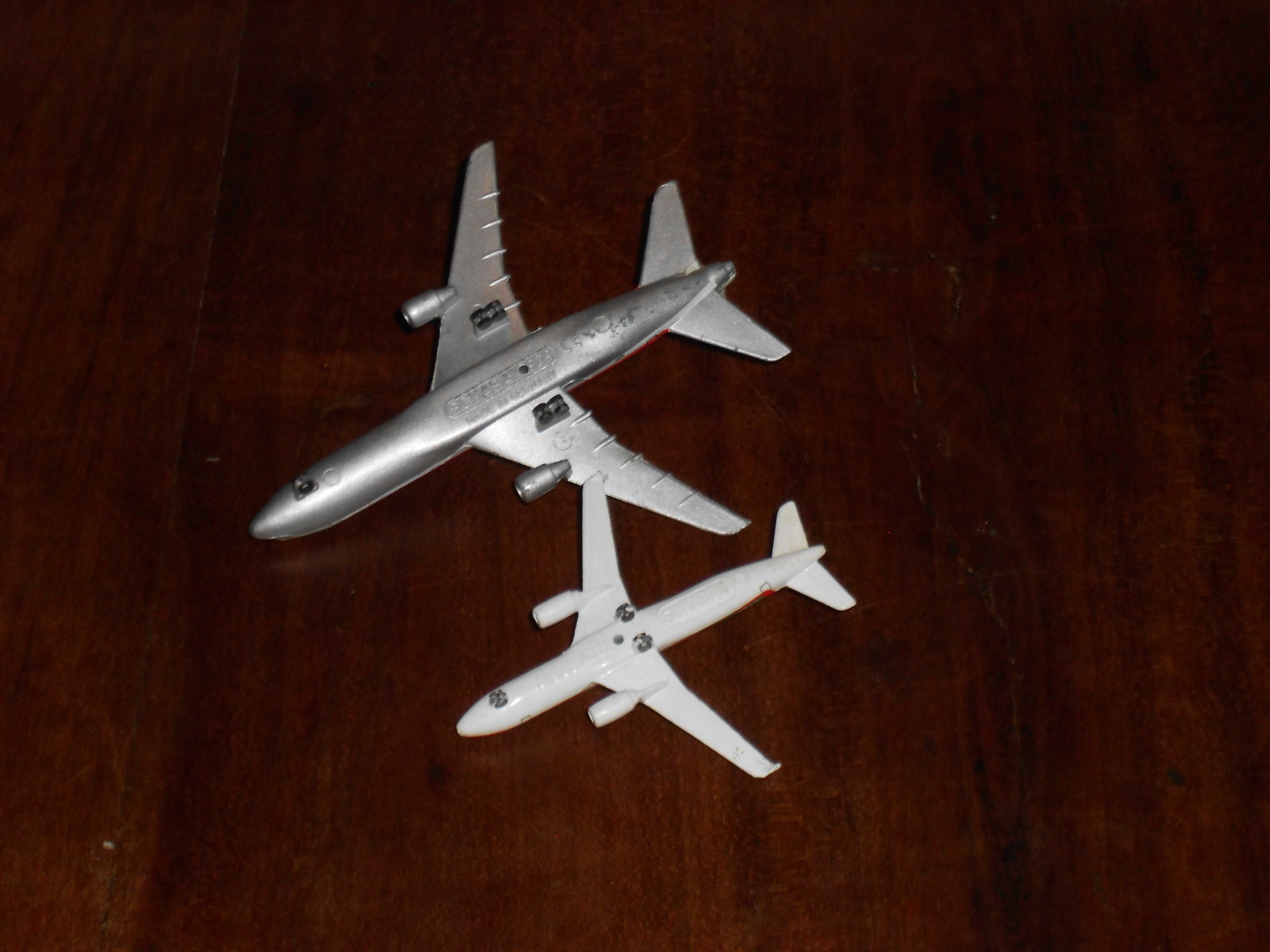 Modelos pequenos avioes TAP em metal