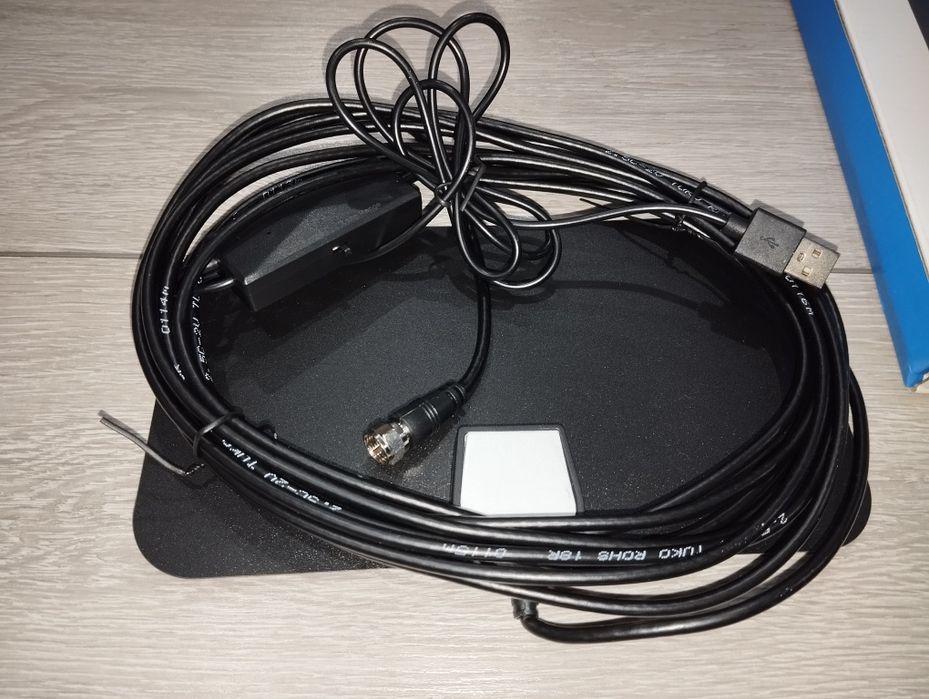 Antena wewnętrzna płaska