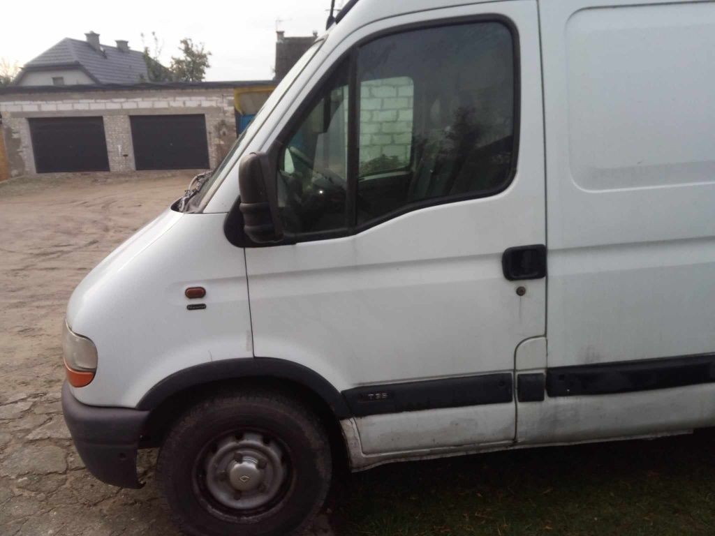 Sprzedam Renault Master 2,2dCi na części