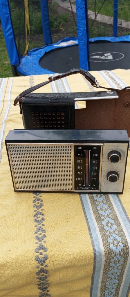 Продам рабочий Радиоприемник VEF-202 и кварц-404
