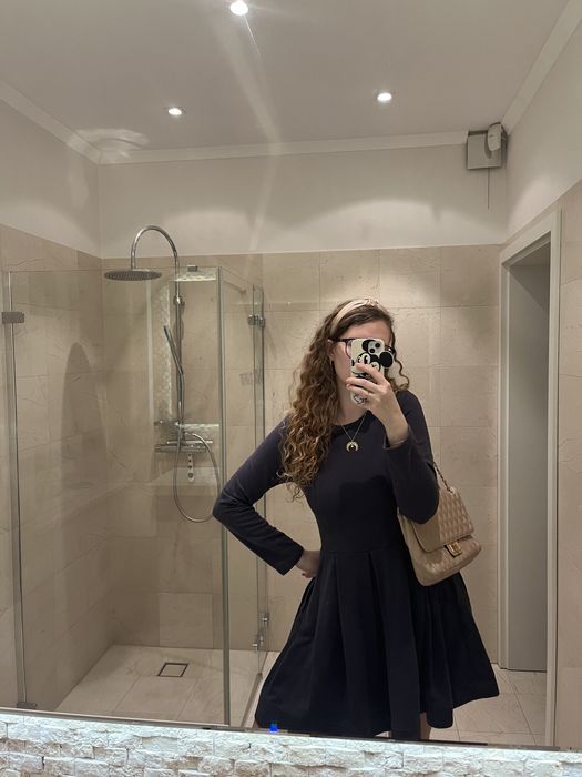 Jagodowa sukienka dresowa Lana Nguyen rozm. L