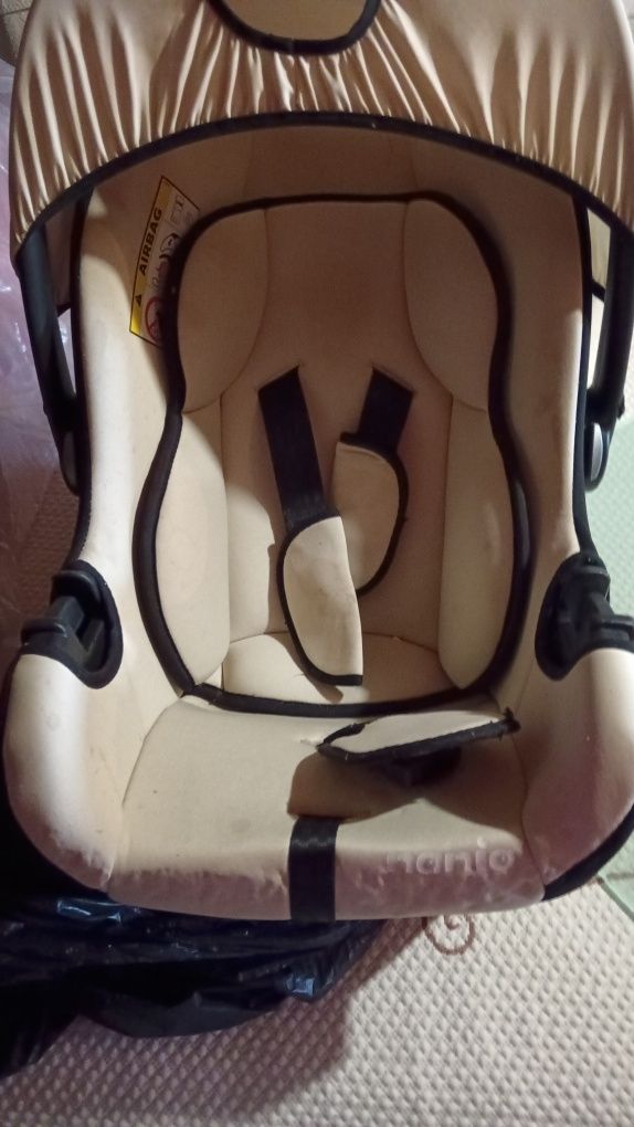 Conjunto carrinho de bebe e ovo