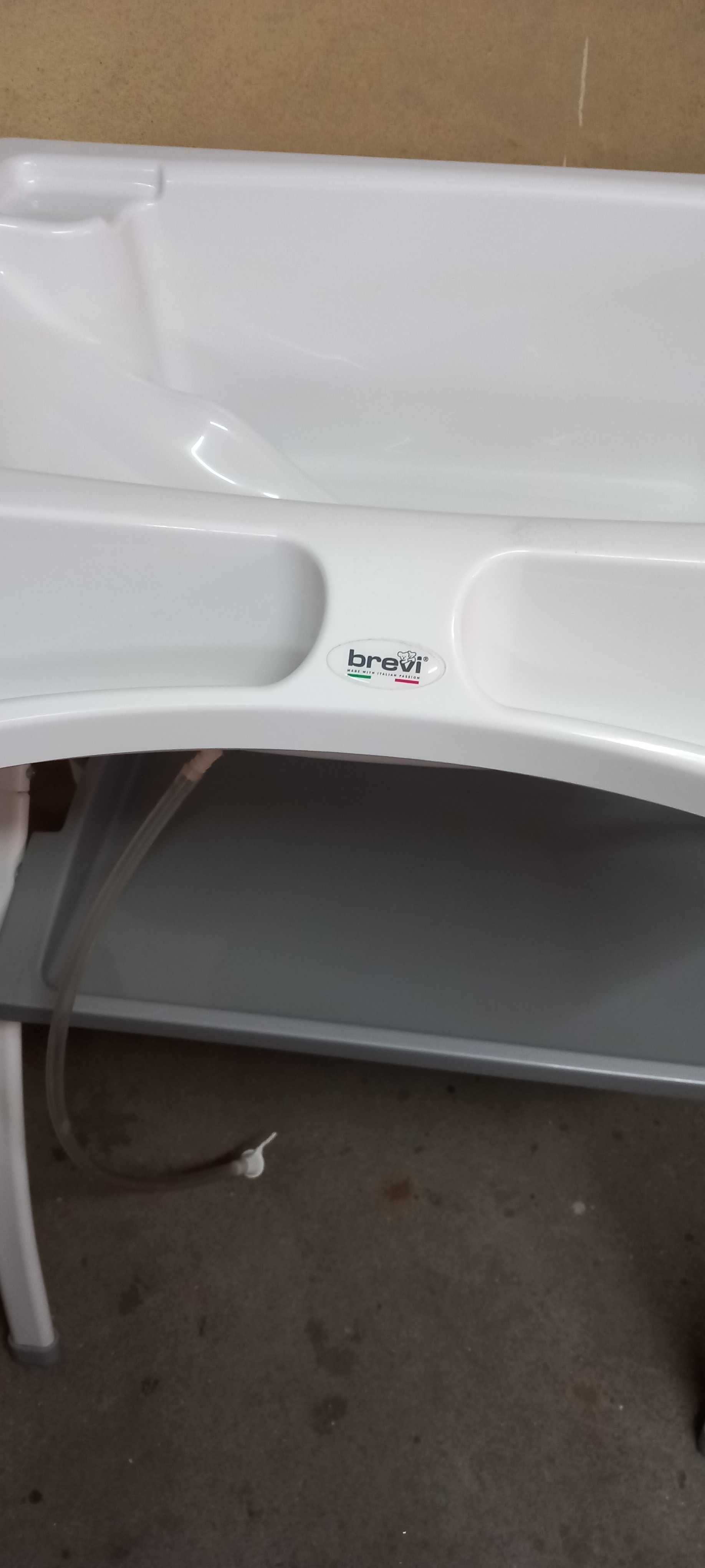Banheira para bebé de pé com muda fralda