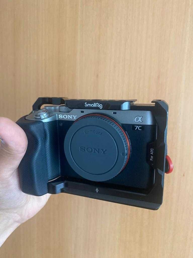 Sony A7C Ótimo Estado c/ Caixa e Acessórios!