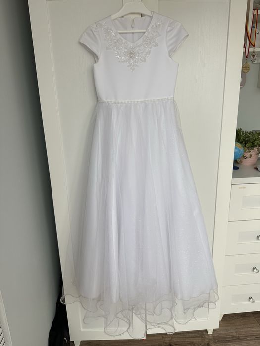 Sukienka komunijna z dodatkami