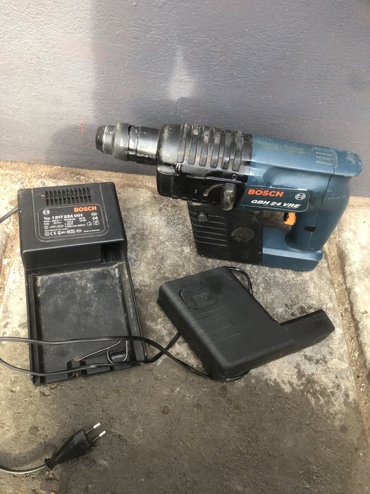 Перфератор бездротовий Бош 24