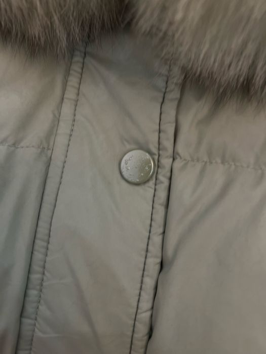 Пухова куртка жіноча