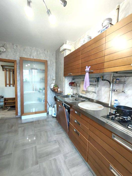 Трехкомнатная квартира по улице Архитекторская / Ильфа и Петрова.