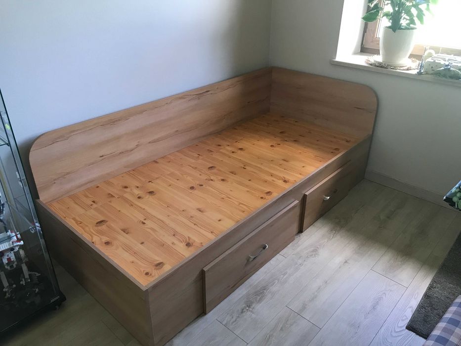 Łóżko jednoosobowe 200 cm x 90 cm