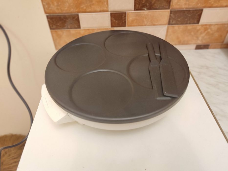 Млинницю Tefal для панкейків