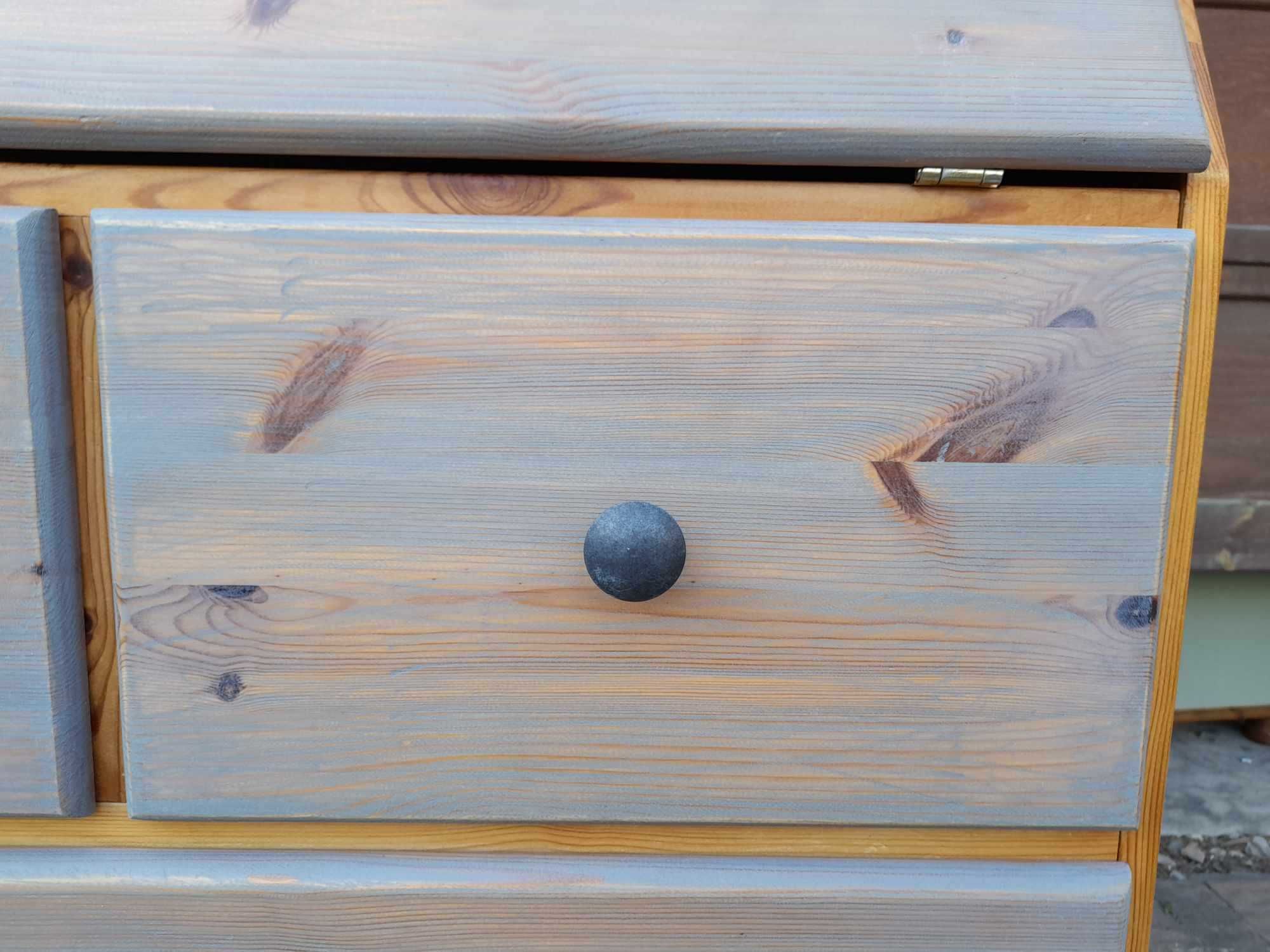 Drewniana komoda- sekretarzyk, lite drewno, lakierowane, używany