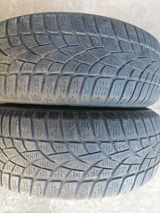Продам зимнюю резину DUNLOP 2 шт б/у. 195/65/15. Цена 1700 пара.