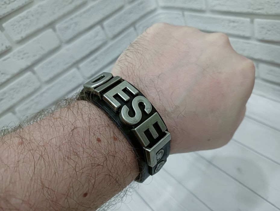 Стильний шкіряний браслет diesel